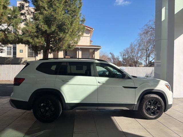 New 2024 Volkswagen Atlas Peak Edition SE AWD/4WD image 6