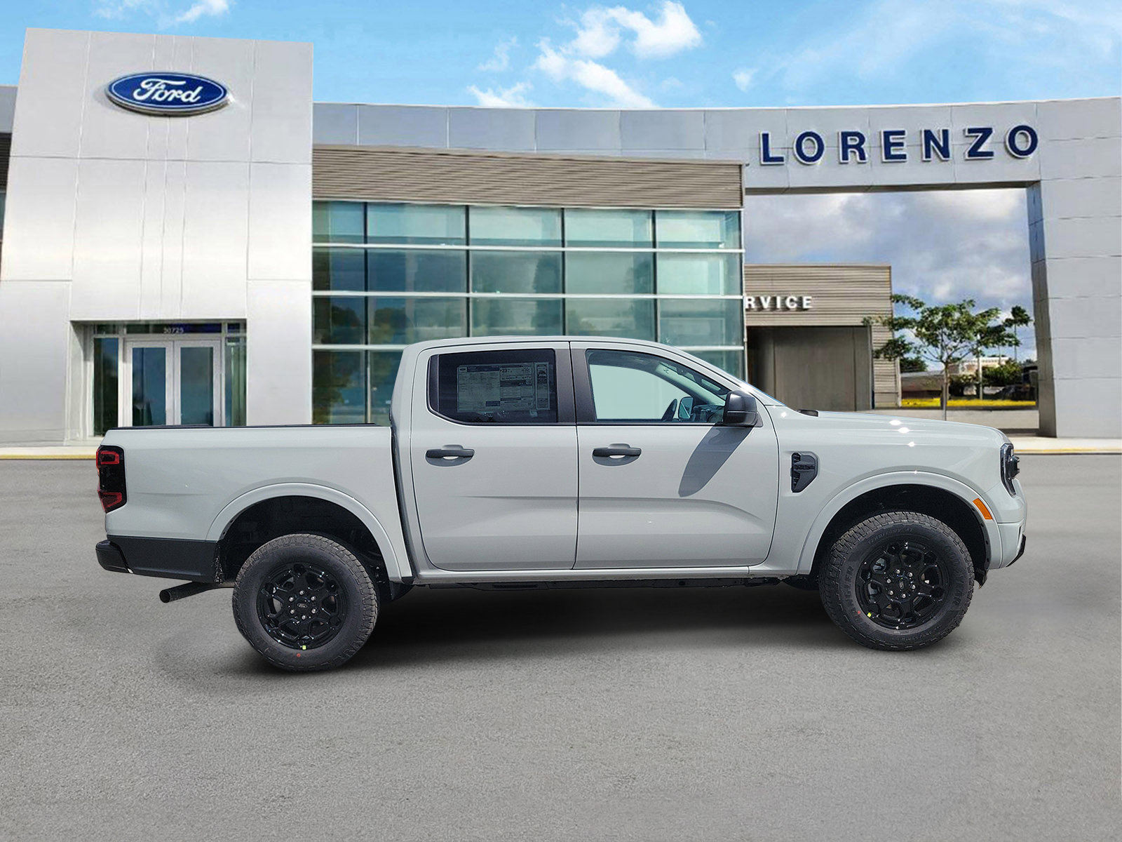 New 2026 Ford Ranger XLT w/ Black Appearance Package RWD image 4