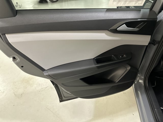 Certified 2022 Volkswagen Taos SE image 23