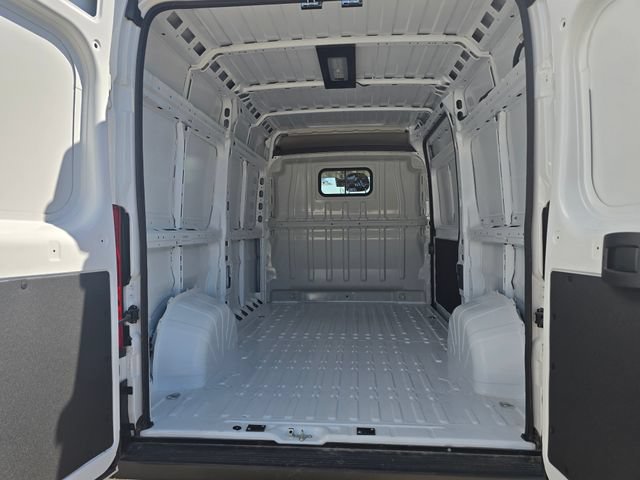 Used 2024 RAM ProMaster 2500 w/ Convenience Group FWD image 8