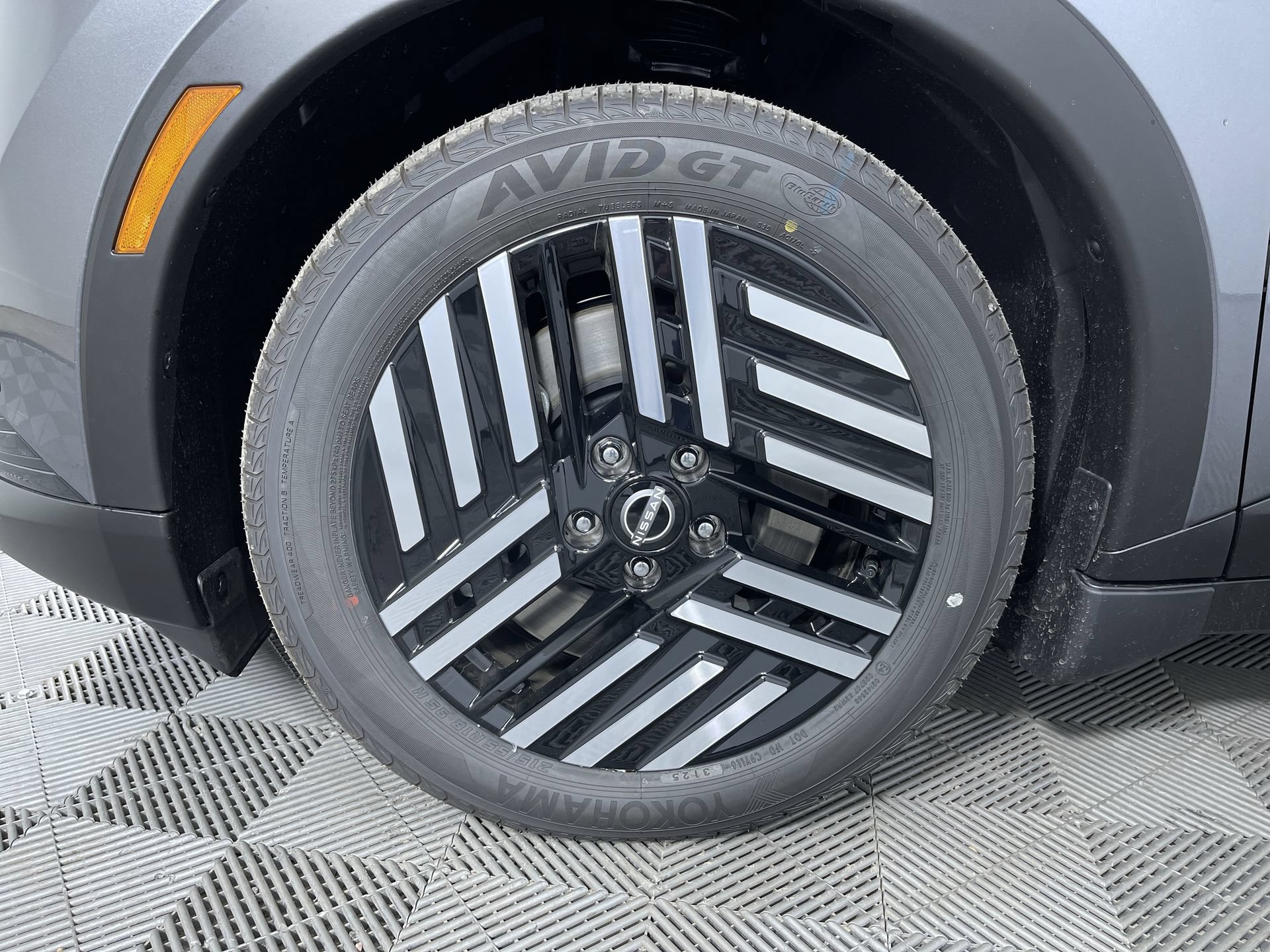 New 2026 Nissan Leaf SV+ w/ Floor Mat Package (SV+) FWD image 26