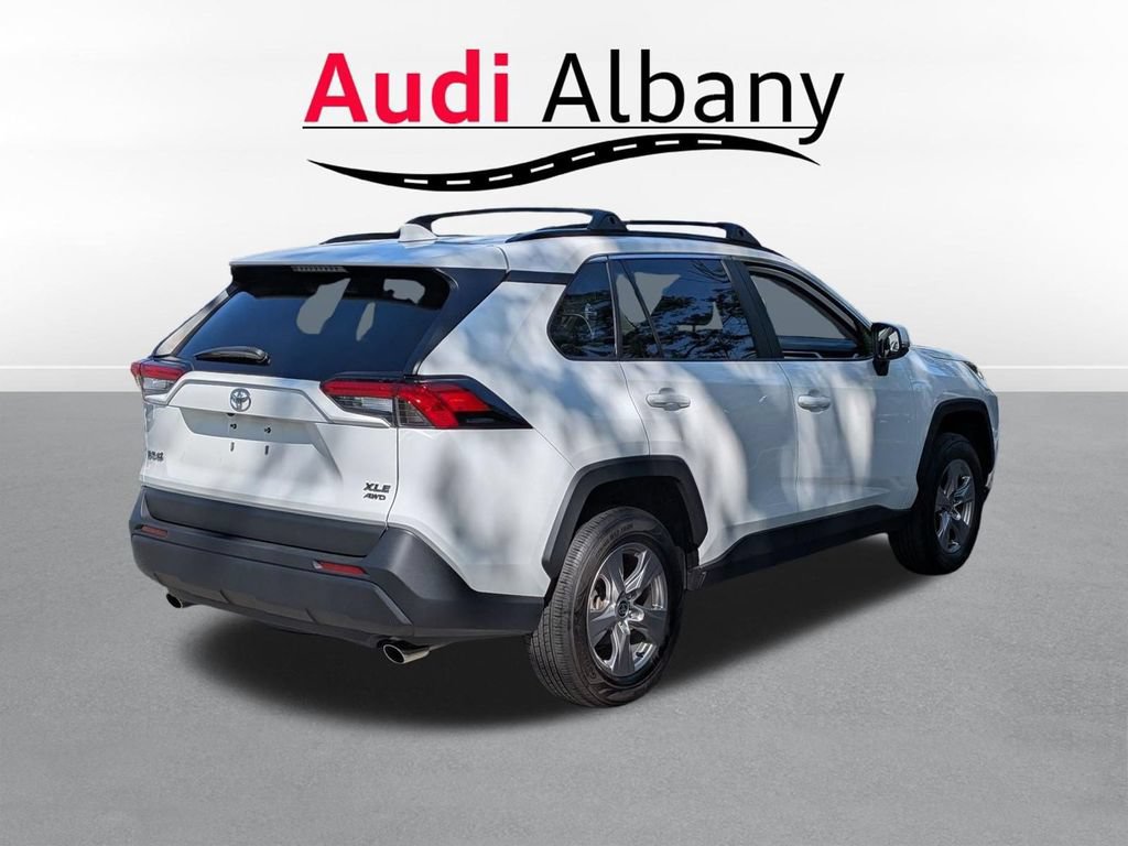 Used 2022 Toyota RAV4 XLE w/ Convenience Package AWD/4WD image 4