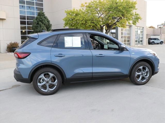 Used 2025 Ford Escape ST-Line w/ Tech Pack #1 image 6