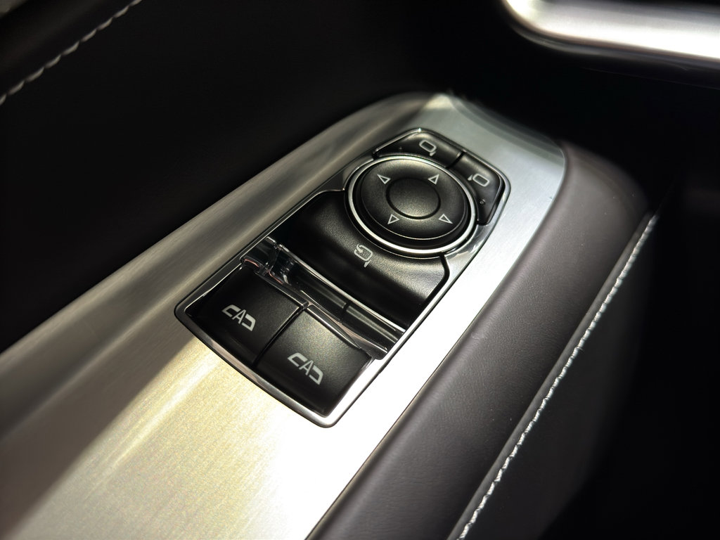 Used 2024 Chevrolet Corvette Stingray Premium Cpe w/ Z51 Performance Package image 28