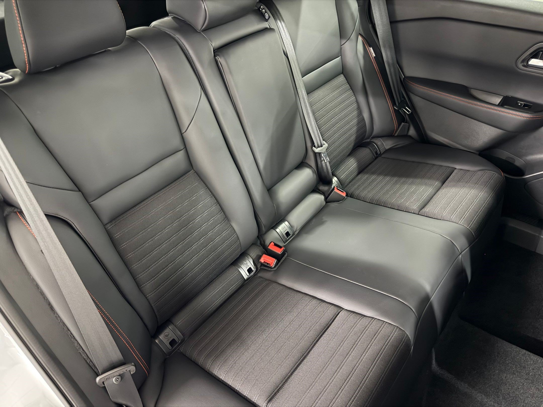 Used 2025 Nissan Rogue SV w/ Rock Creek Premium Package AWD/4WD image 44