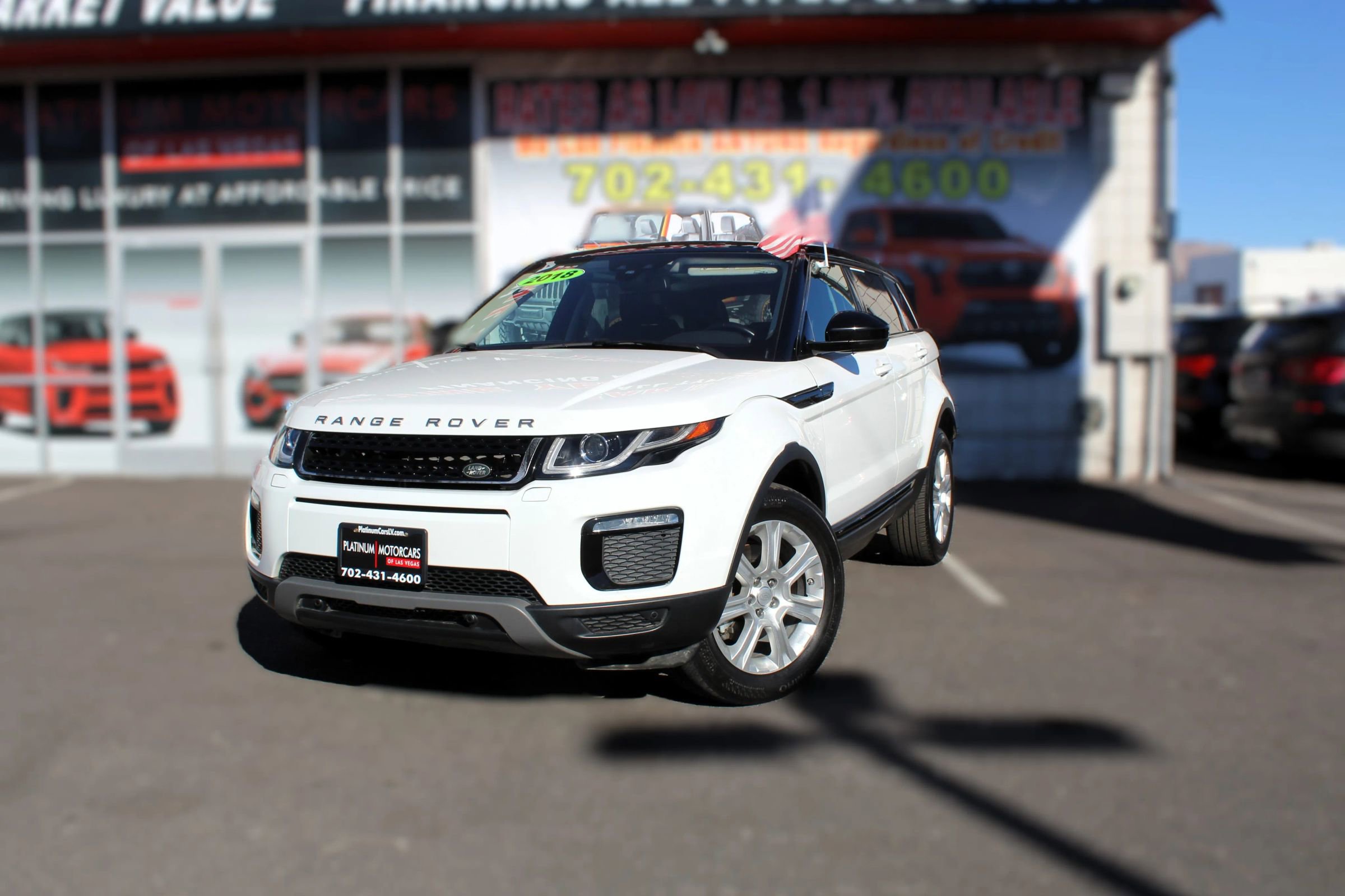 Used 2018 Land Rover Range Rover Evoque SE Sport Utility 4D image 5