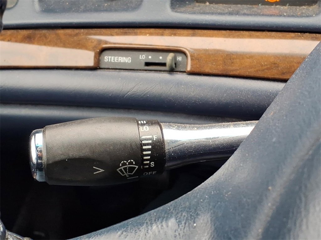 Used 1995 Lincoln Town Car Executive image 16