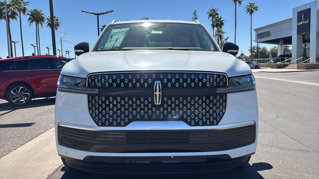 New 2026 Lincoln Navigator Premiere AWD/4WD image 3