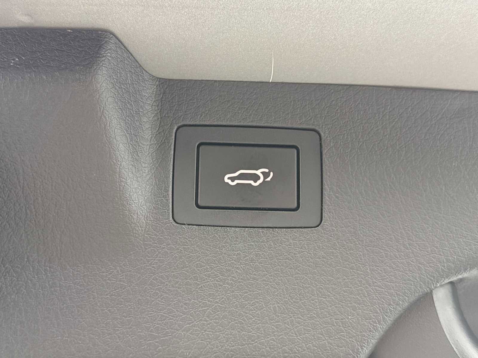 Used 2014 Kia Sorento SX w/ 3rd Row Package image 17