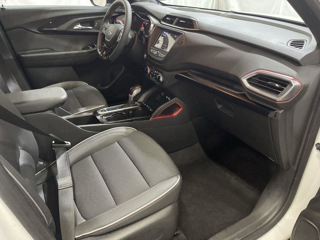 Used 2023 Chevrolet TrailBlazer RS AWD/4WD image 23