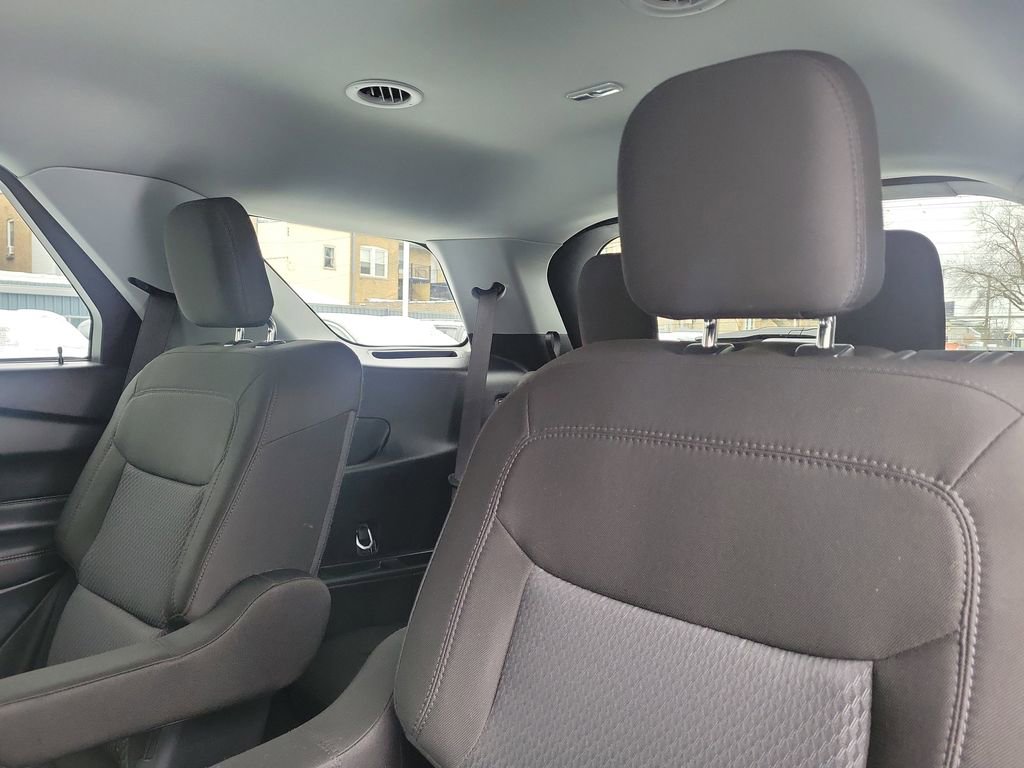 Used 2023 Ford Explorer XLT image 9