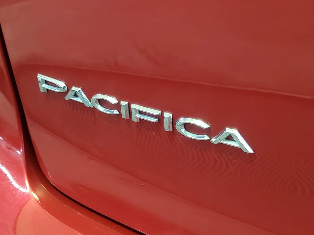 Used 2024 Chrysler Pacifica Limited FWD image 28