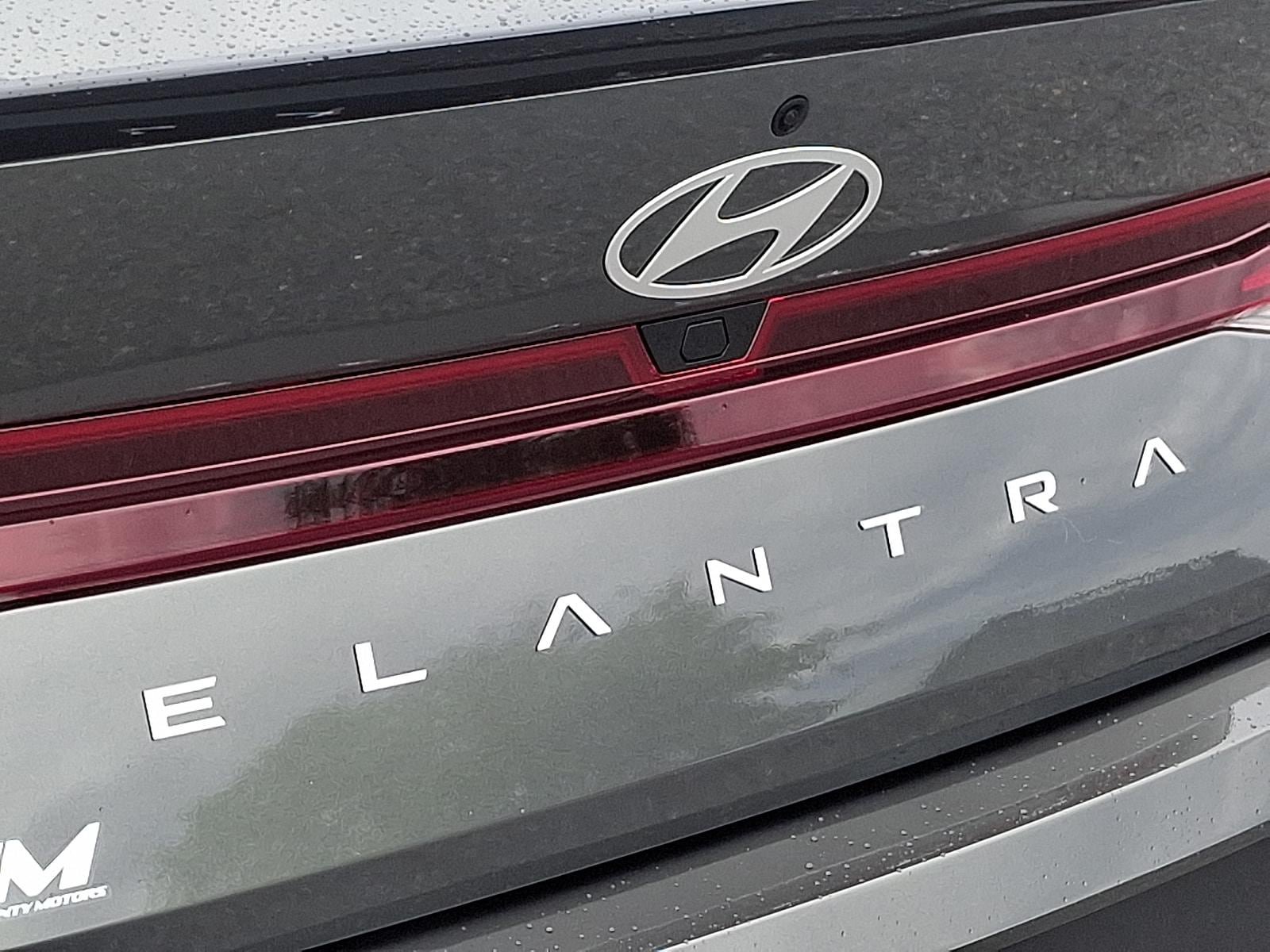 New 2026 Hyundai Elantra SEL Sport FWD image 18