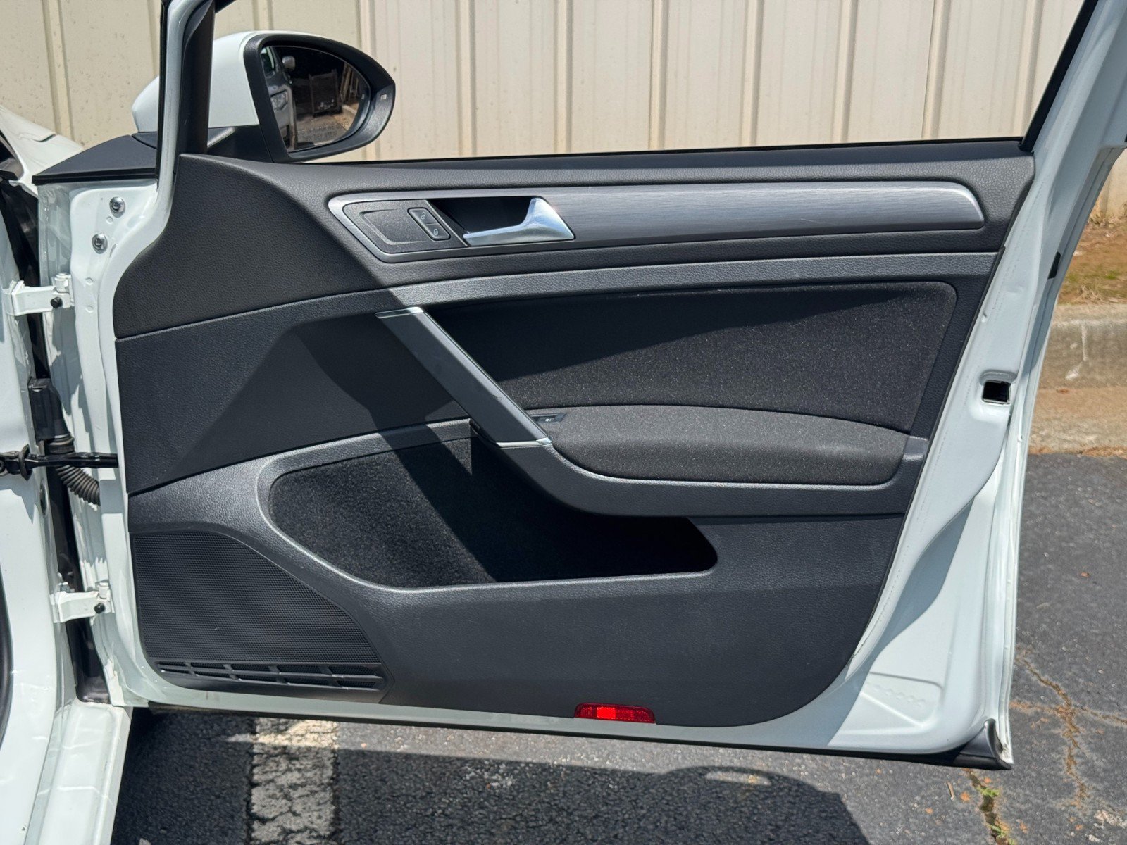 Used 2019 Volkswagen e-Golf SE w/ Driver Assistance Package FWD image 38