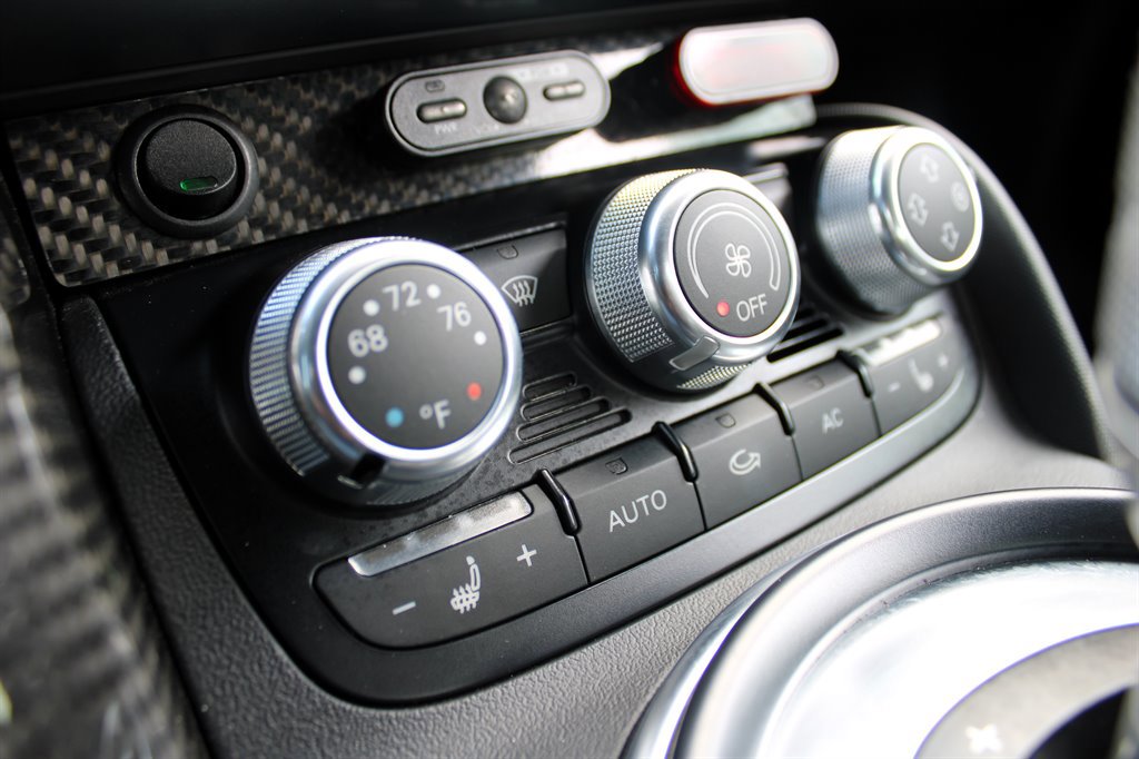 Used 2010 Audi R8 V10 image 27