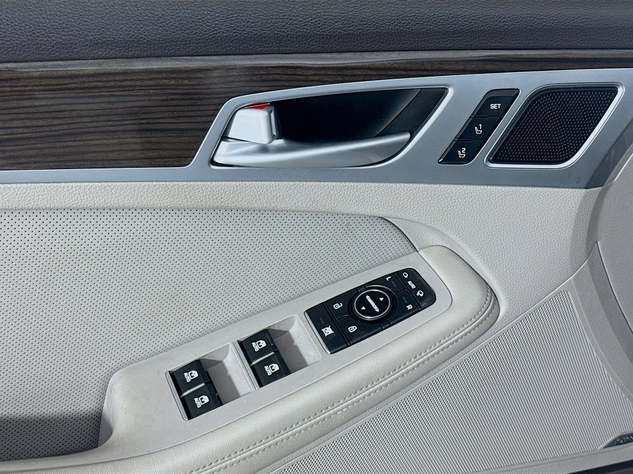 Used 2016 Hyundai Genesis 3.8 w/ Option Group 02 RWD image 24