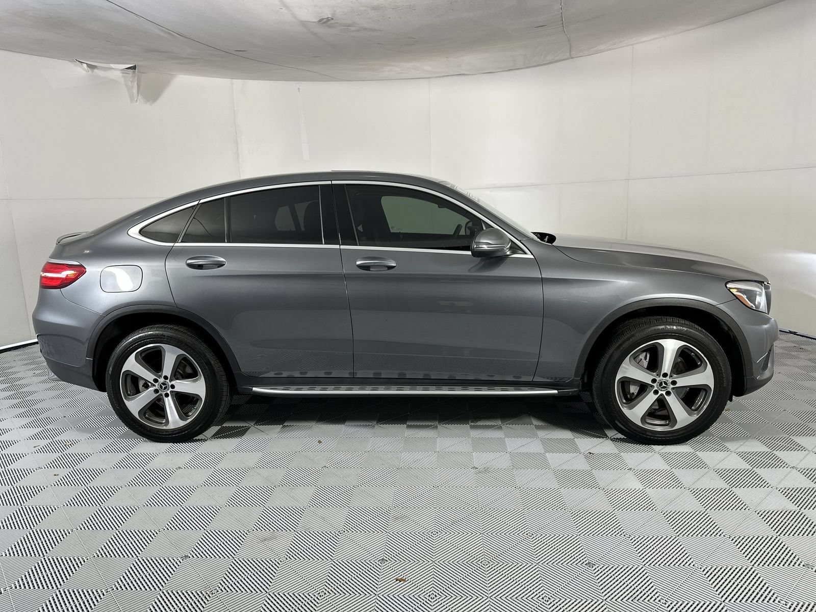 Used 2017 Mercedes-Benz GLC 300 4MATIC Coupe w/ Premium 2 Package image 9