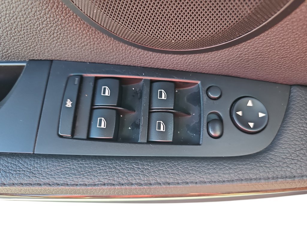 Used 2009 BMW 328i Sedan RWD image 26