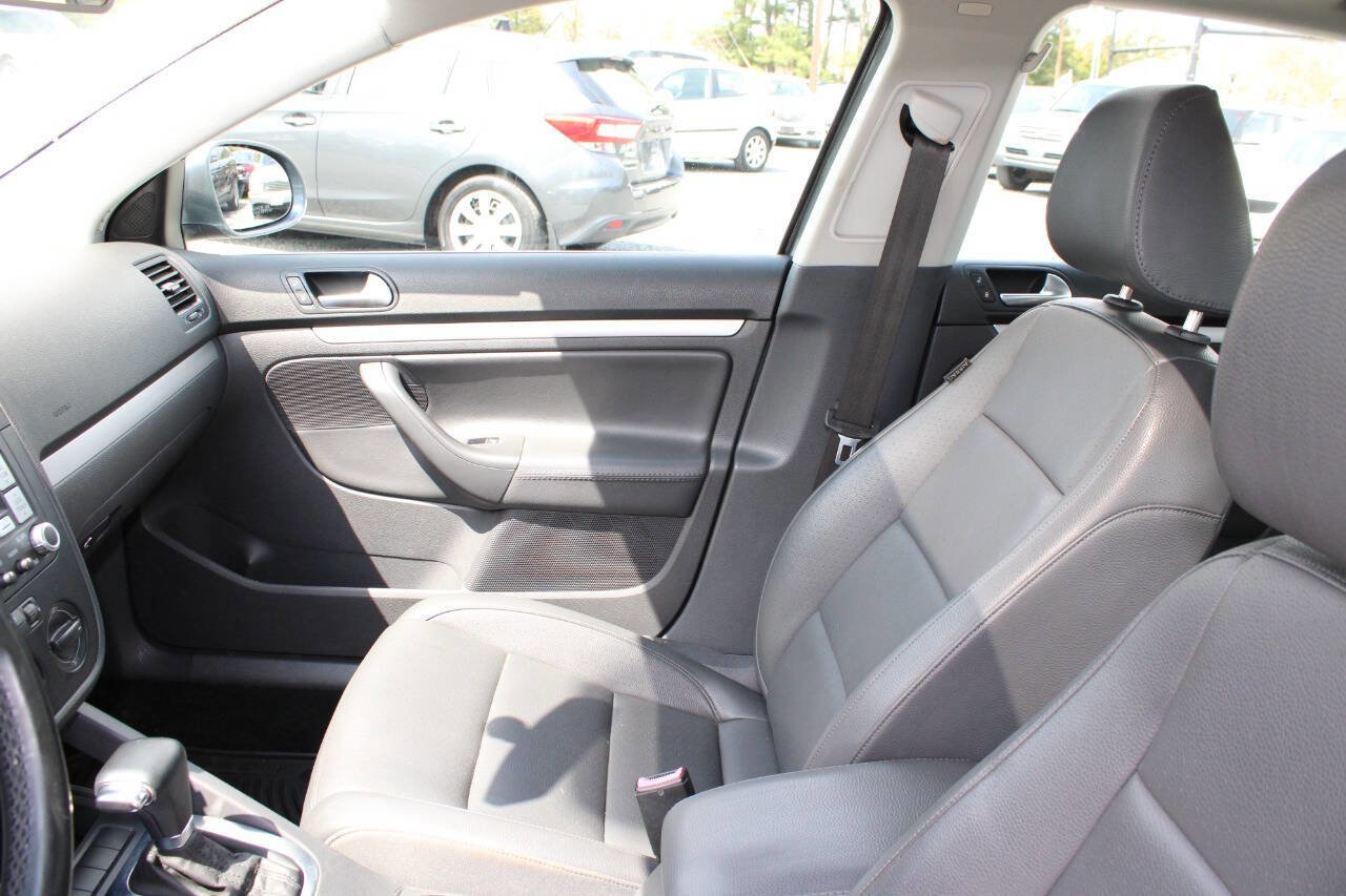 Used 2009 Volkswagen Jetta SE FWD image 14