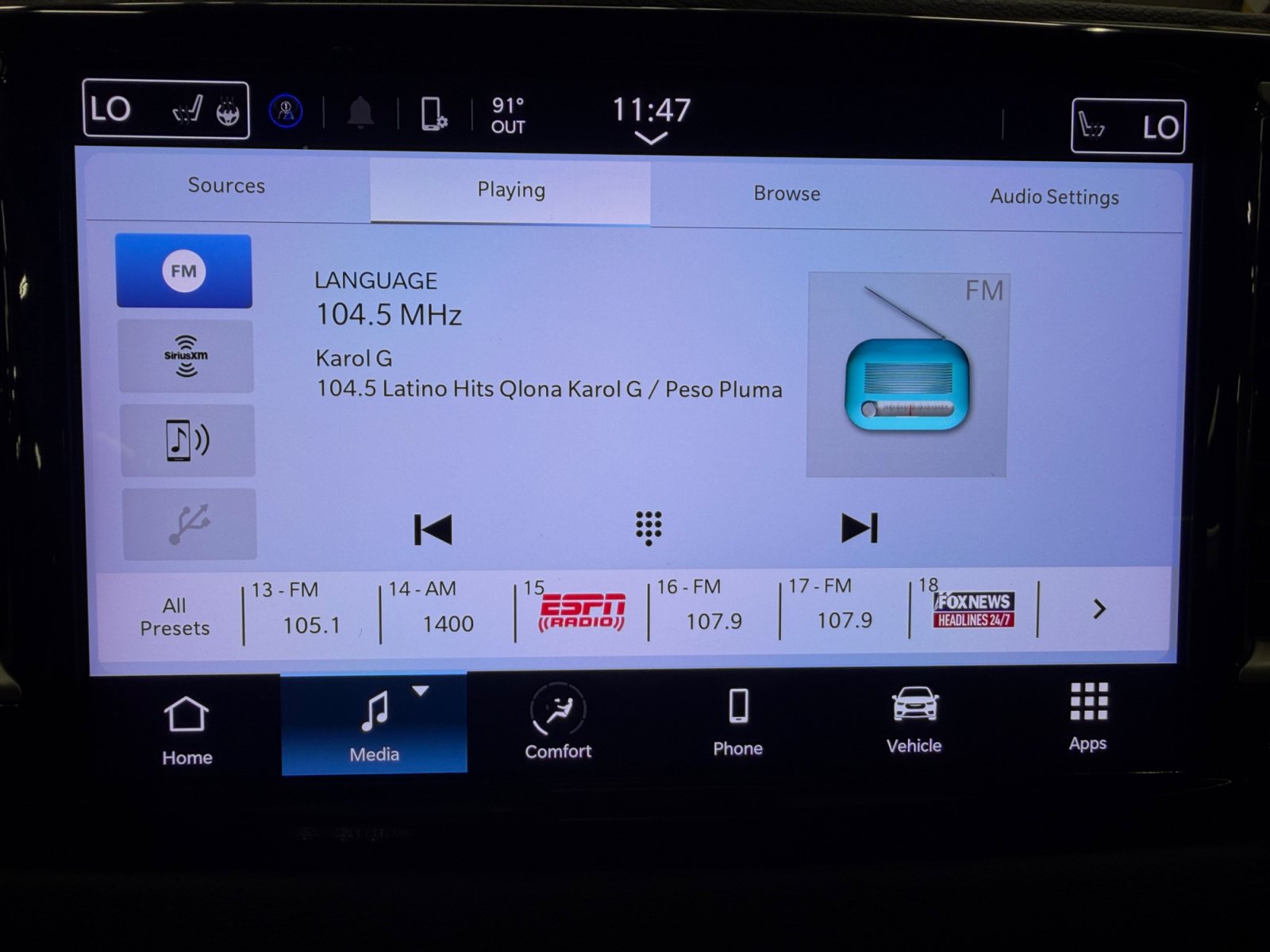 Used 2024 Chrysler Pacifica Touring-L FWD image 17