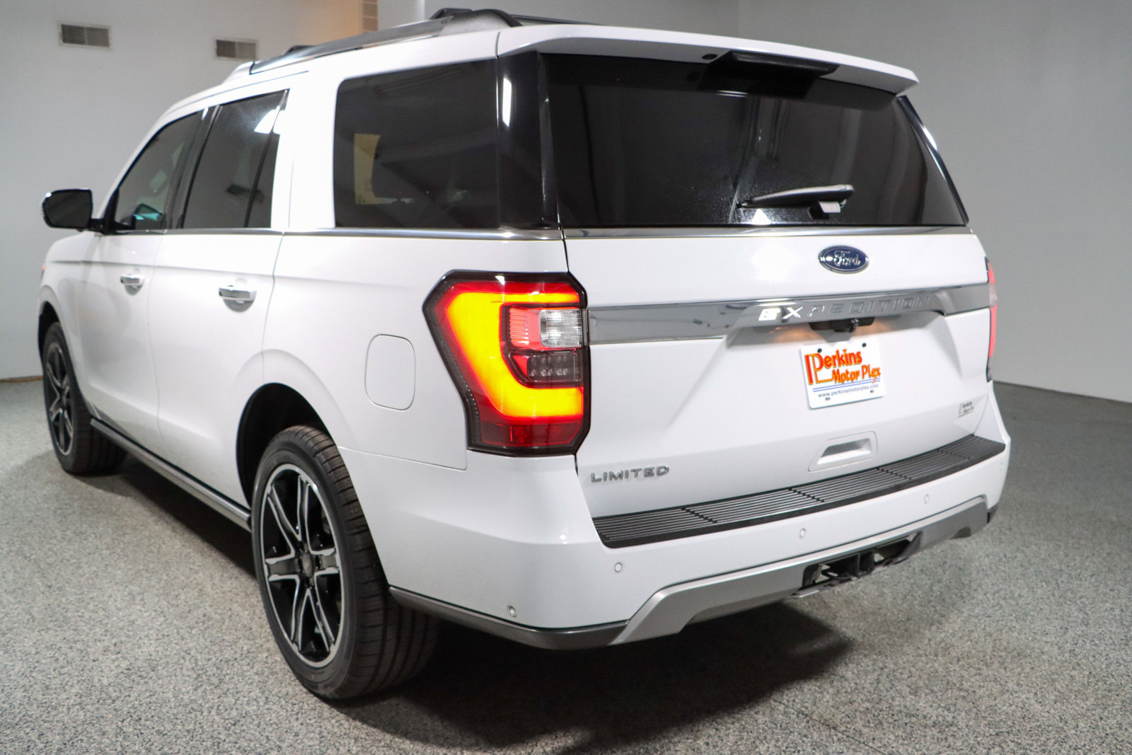 Used 2021 Ford Expedition Limited RWD image 9