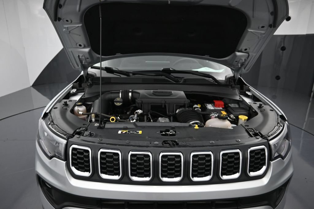 Used 2024 Jeep Compass Latitude AWD/4WD image 26