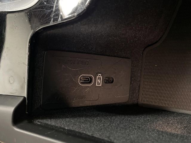 Used 2022 Volvo XC60 T8 Inscription w/ Advanced Package image 24