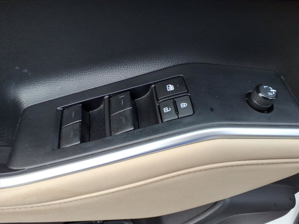 Used 2023 Toyota Highlander XLE AWD/4WD image 26