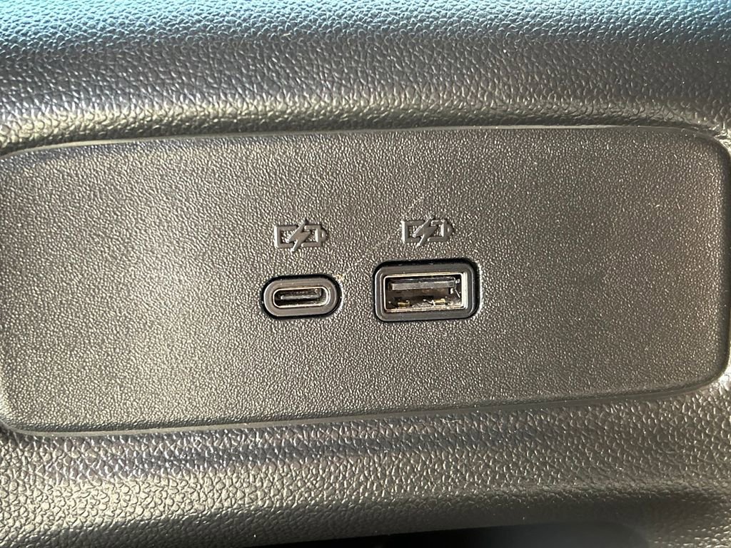 Used 2024 Chevrolet Trax RS image 21