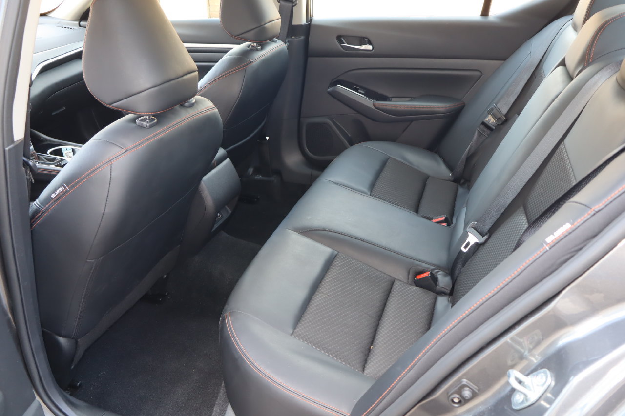 Used 2025 Nissan Altima 2.5 SR FWD image 5