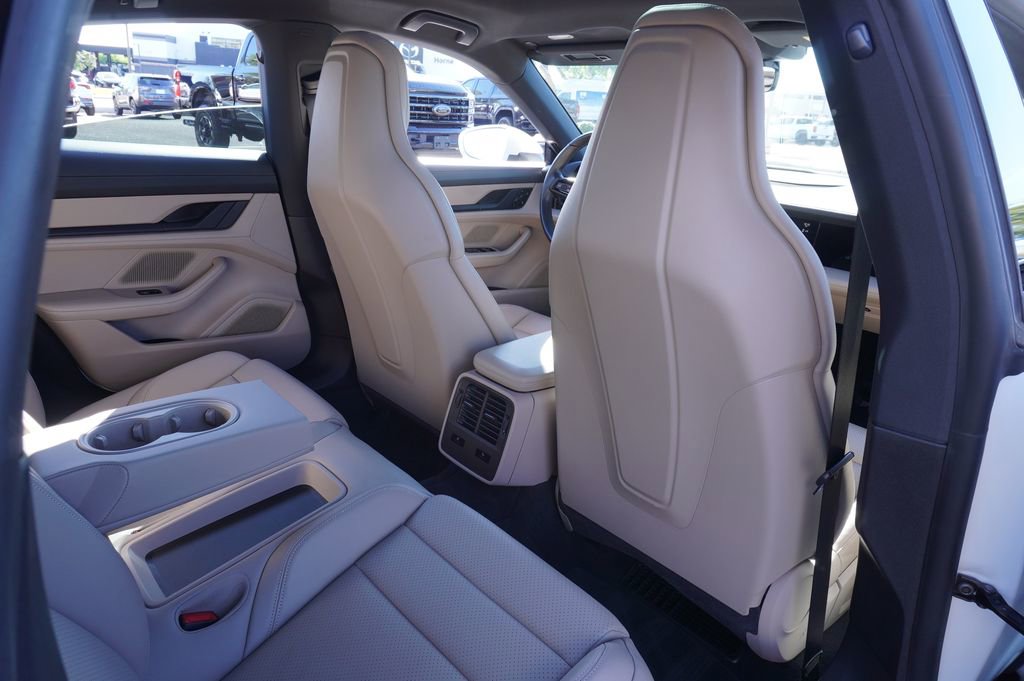Used 2020 Porsche Taycan 4S image 10