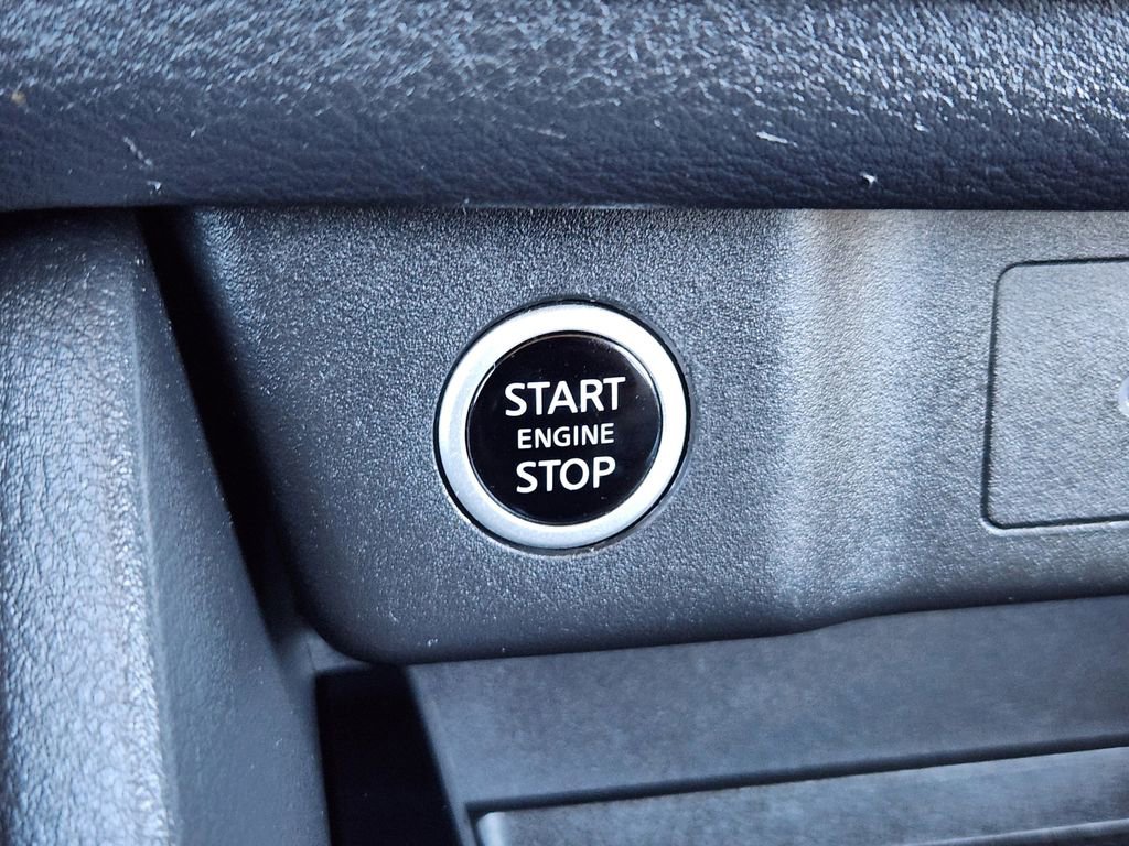 Used 2023 Nissan Rogue SV w/ SV Premium B Package image 17