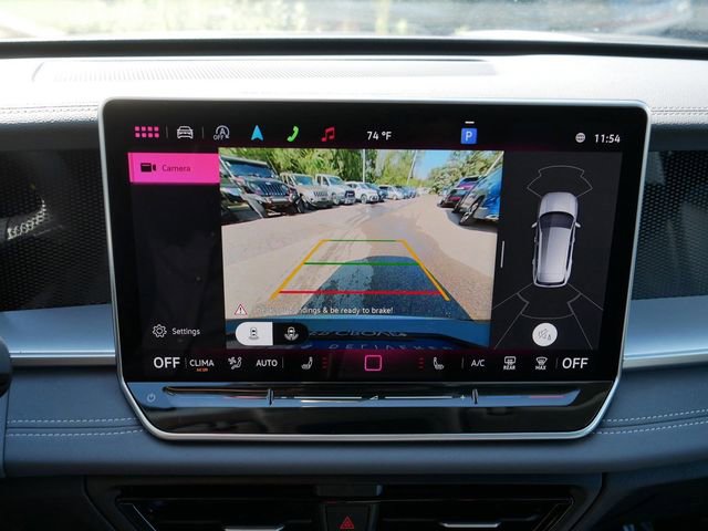 New 2025 Volkswagen Tiguan SE image 12