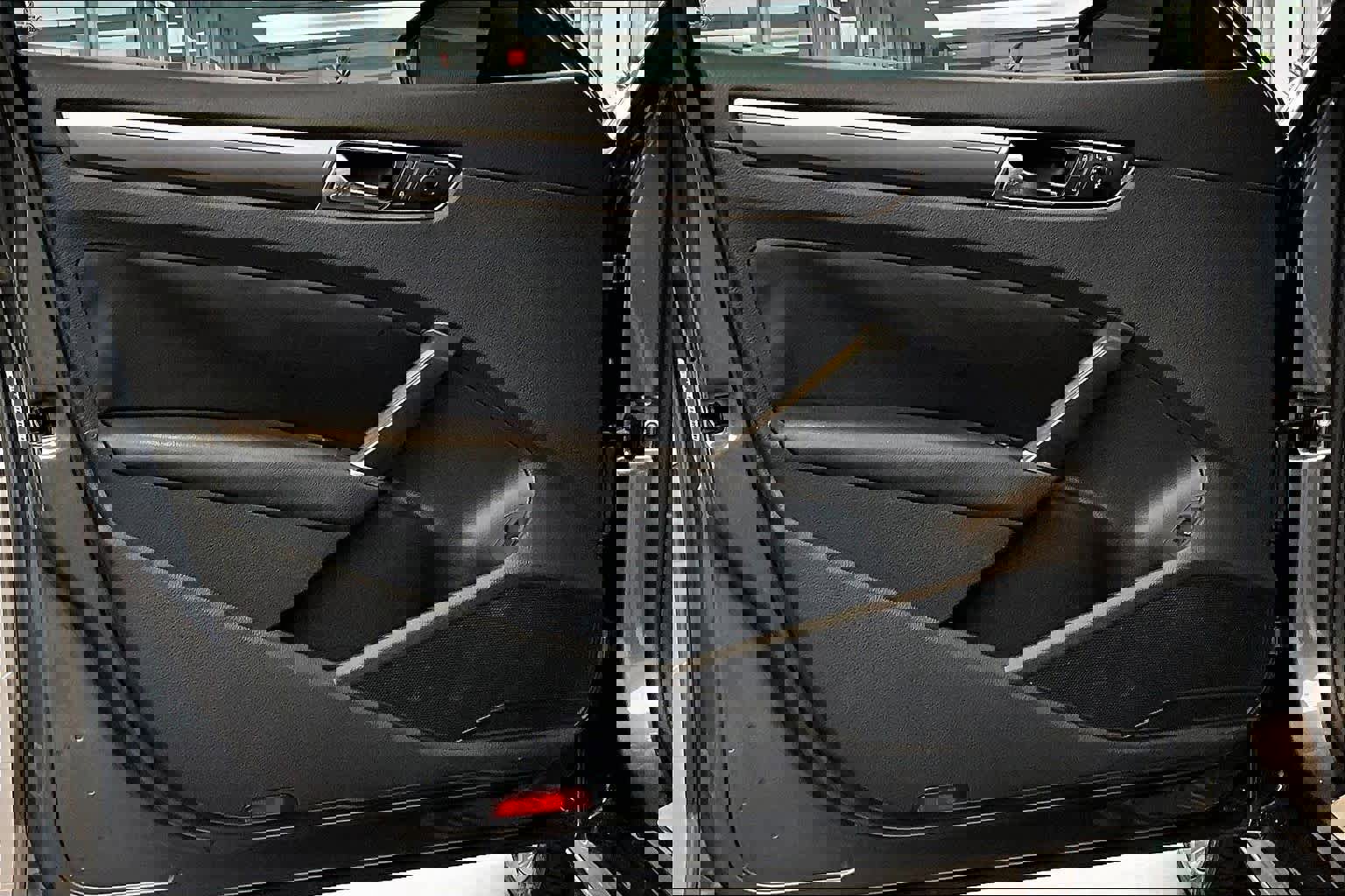 Used 2018 Volkswagen Passat 2.0T R-Line image 21