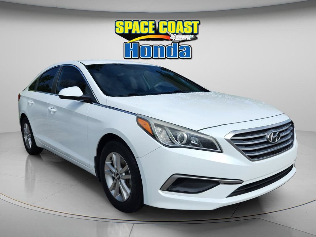 Used 2016 Hyundai Sonata SE FWD image 2