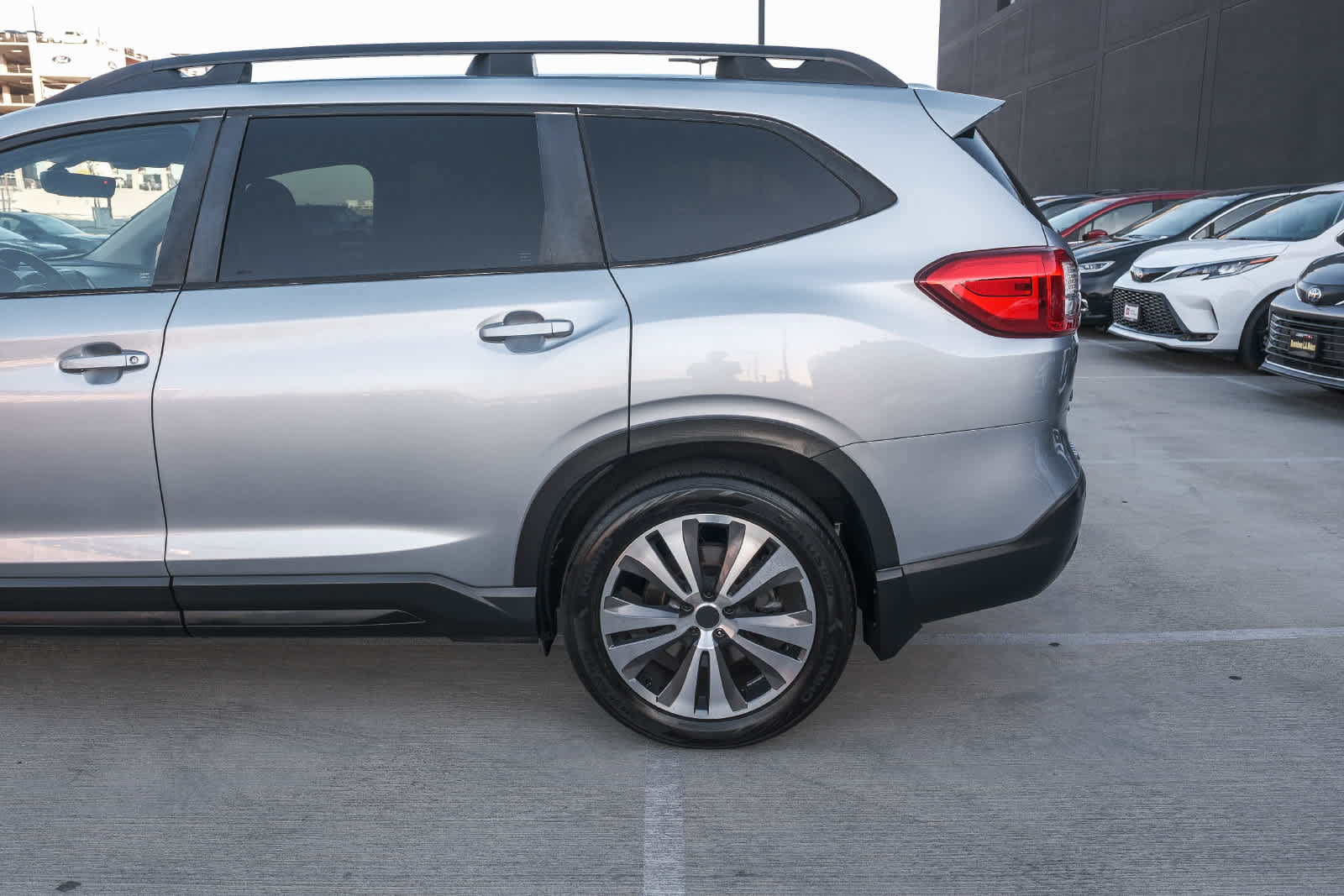 Used 2020 Subaru Ascent Limited w/ Technology Package AWD/4WD image 8