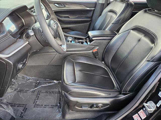 Used 2023 Jeep Grand Cherokee L Limited image 15