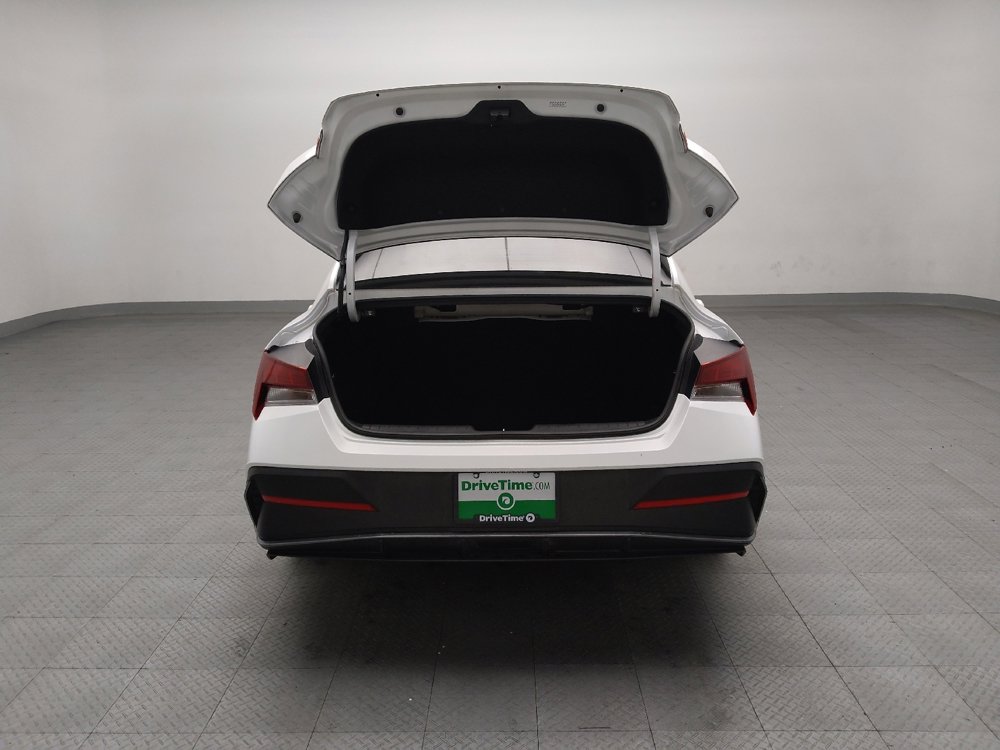 Used 2024 Hyundai Elantra SEL image 29