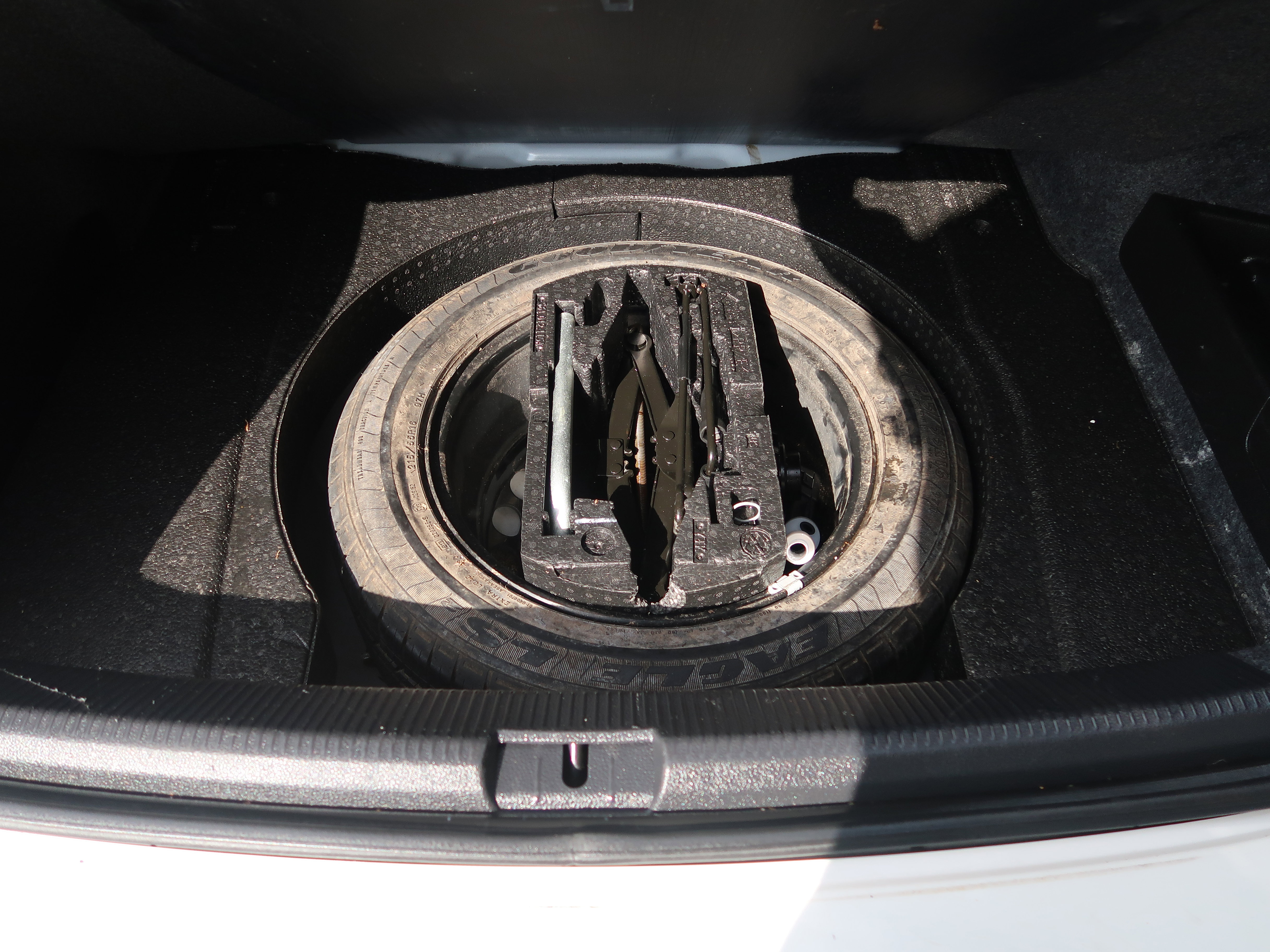 Used 2014 Volkswagen Passat TDI SE FWD image 36