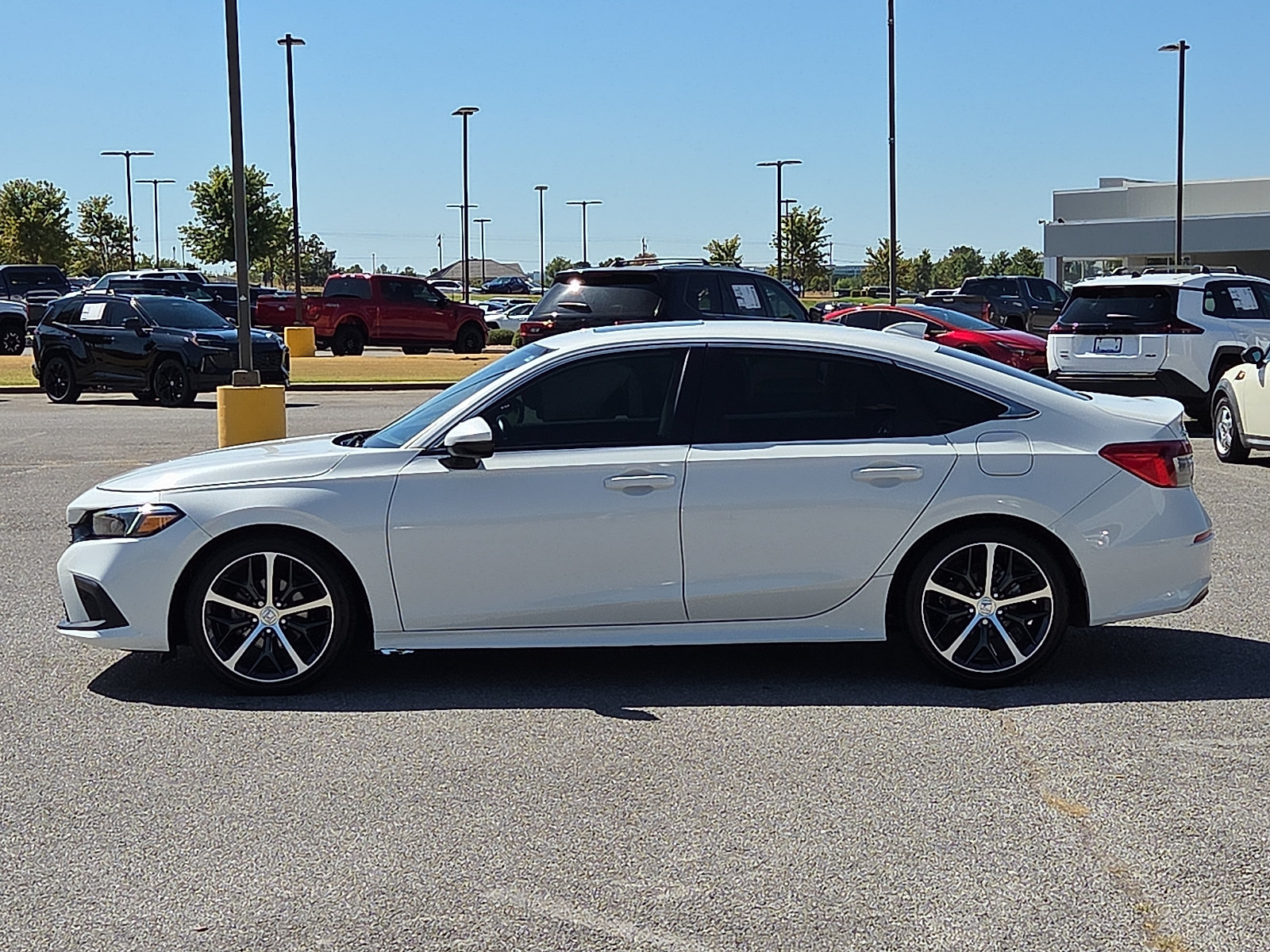 Used 2024 Honda Civic Touring image 3