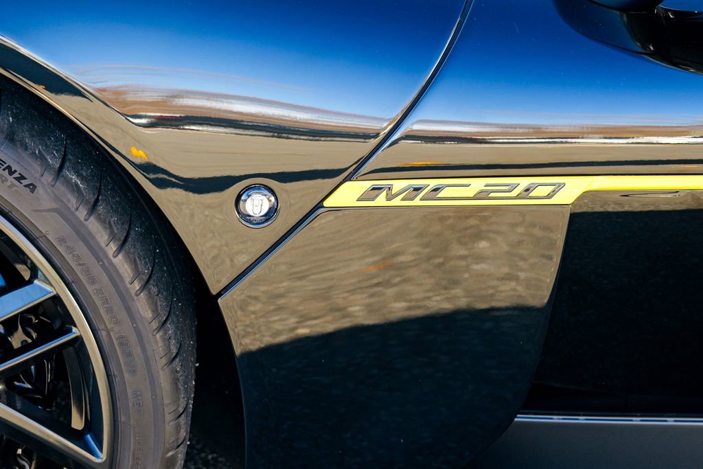 Used 2025 Maserati MC20 Coupe image 21