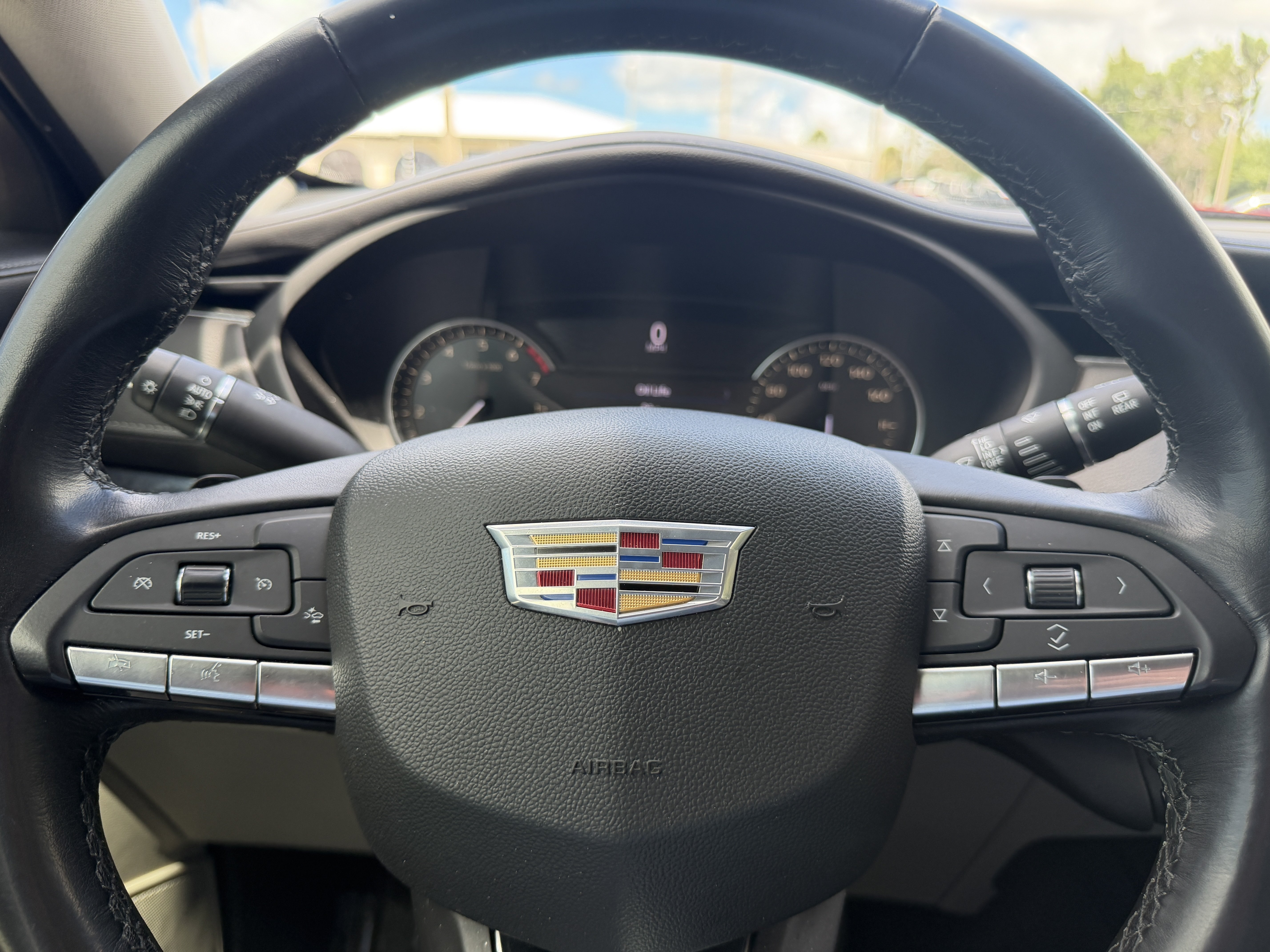 Used 2020 Cadillac XT4 Luxury FWD image 28