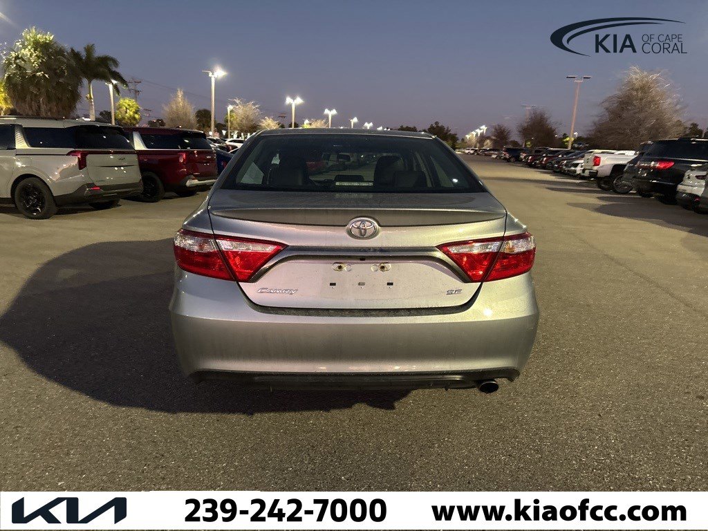Used 2016 Toyota Camry LE image 5