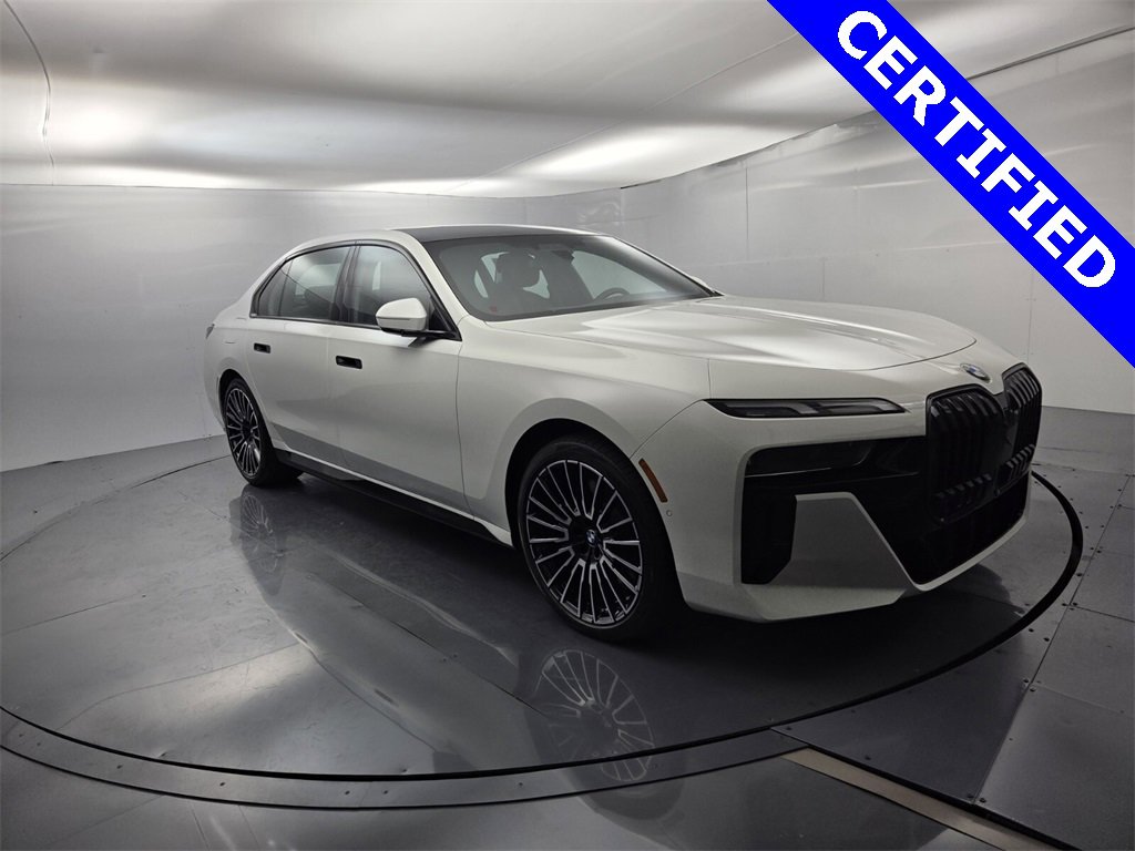 Certified 2025 BMW 760i xDrive video 3