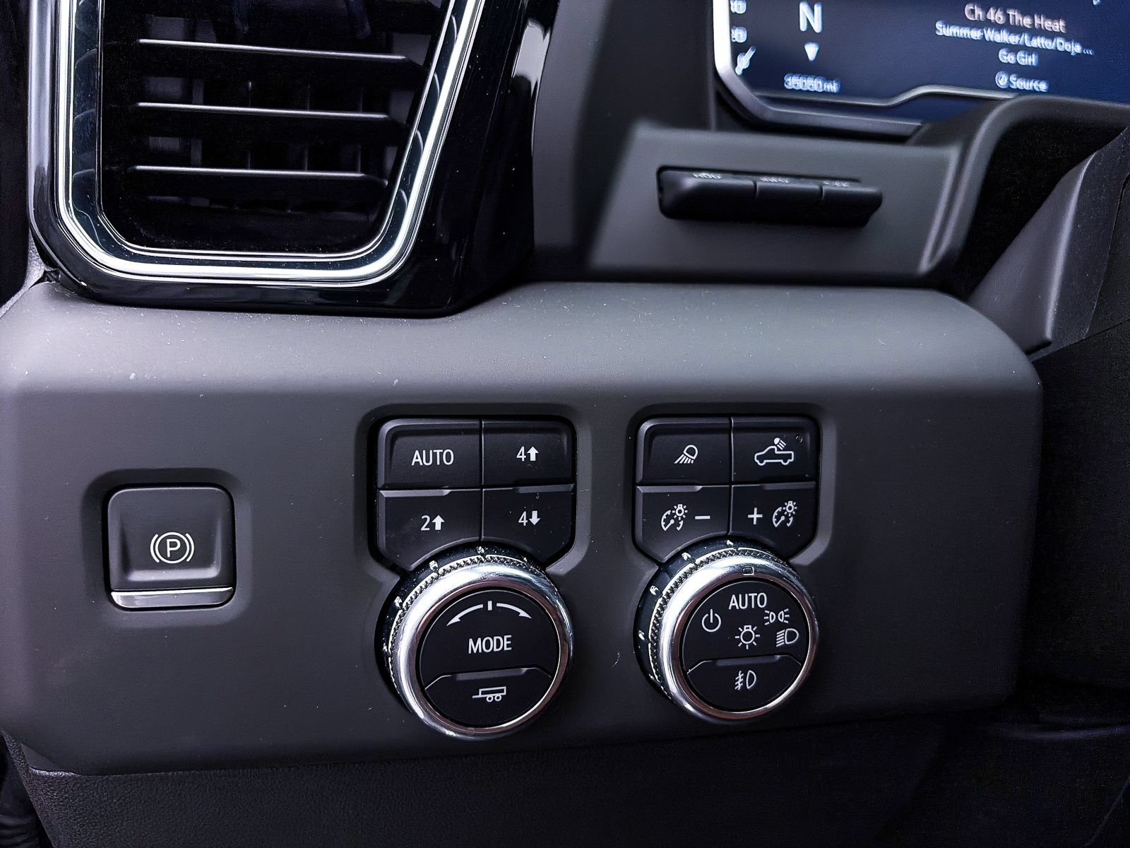 Used 2023 GMC Sierra 1500 Denali Ultimate AWD/4WD image 5