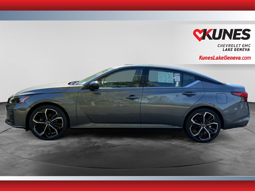 Used 2024 Nissan Altima 2.5 SR w/ SR Premium Package FWD image 7