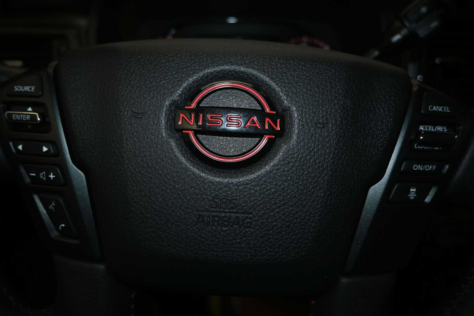 Used 2024 Nissan Titan PRO-4X w/ Pro-4x Convenience Package AWD/4WD image 11