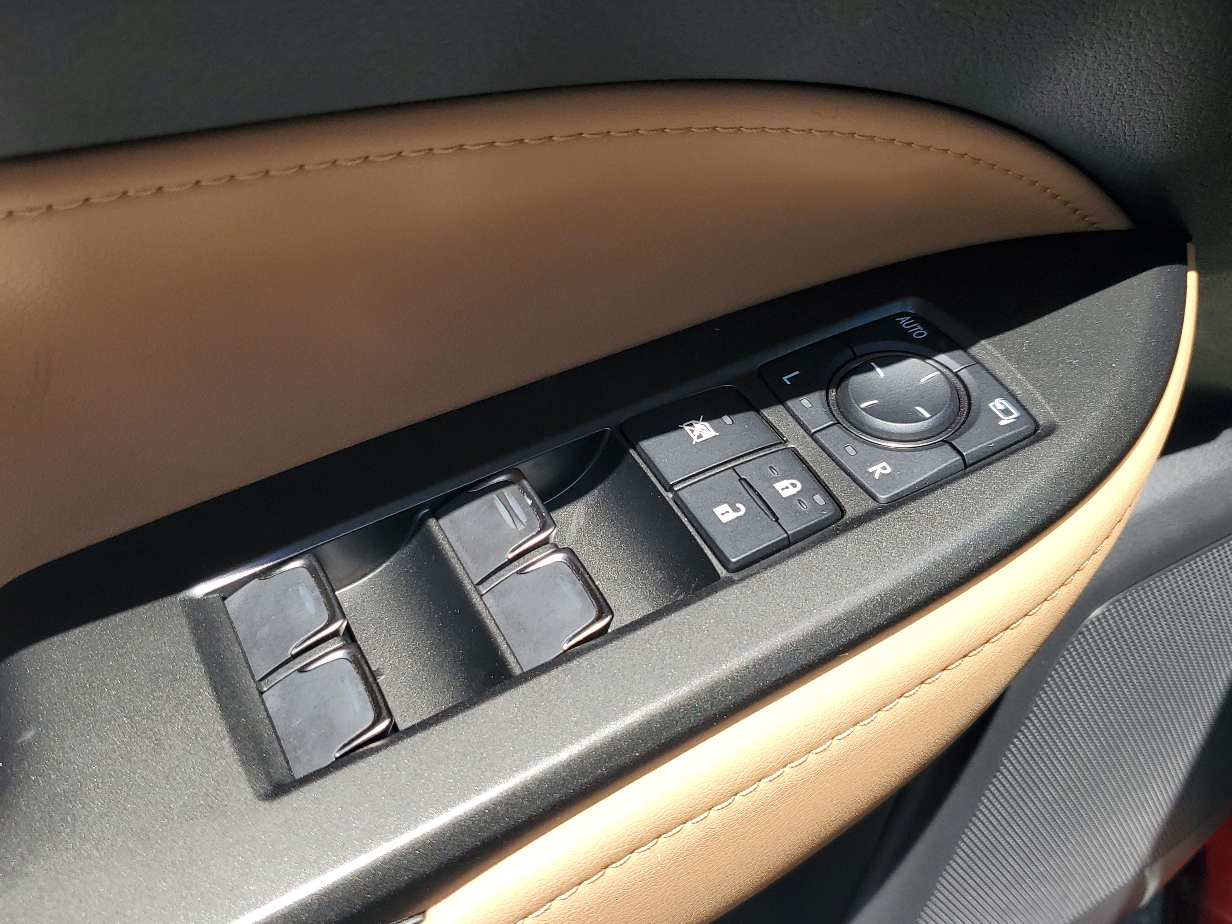 Used 2024 Lexus NX 250 FWD w/ Towing Package (2000 Lbs) image 27