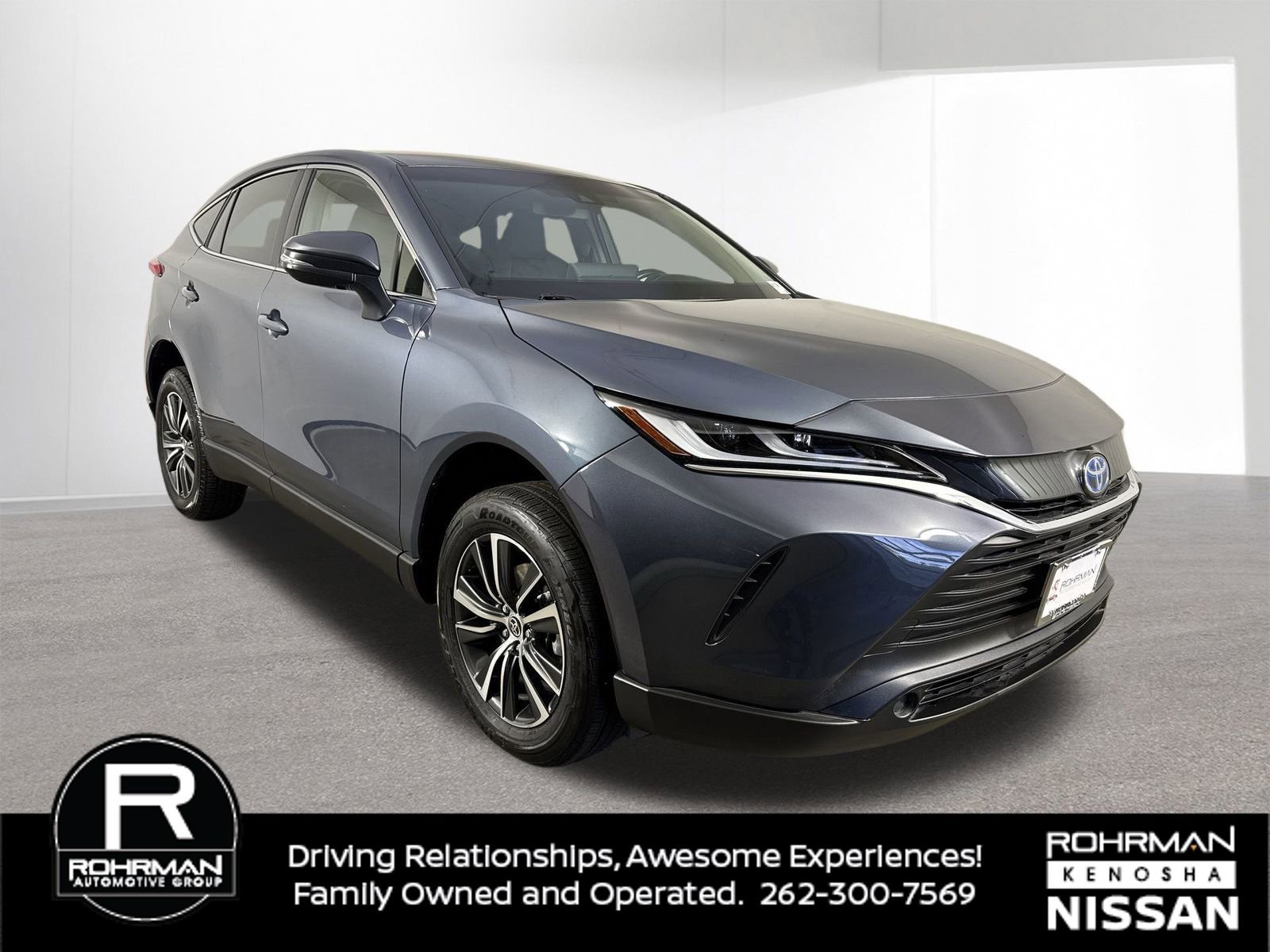 Used 2024 Toyota Venza LE image 3