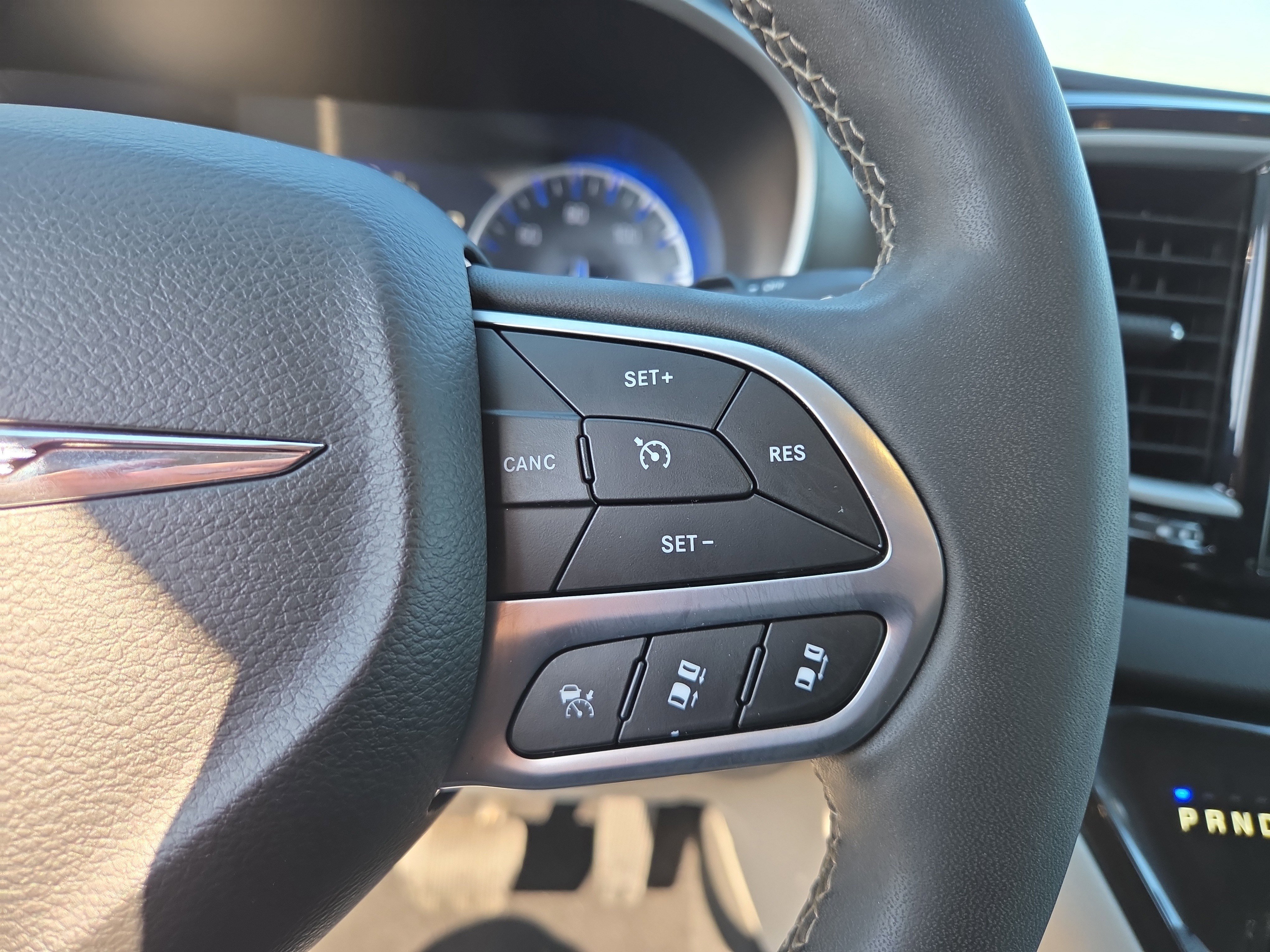 Used 2024 Chrysler Pacifica Touring-L image 13